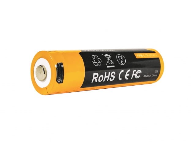 akumulator-fenix-usb-arb-l18u-18650-2600-mah-3.jpg